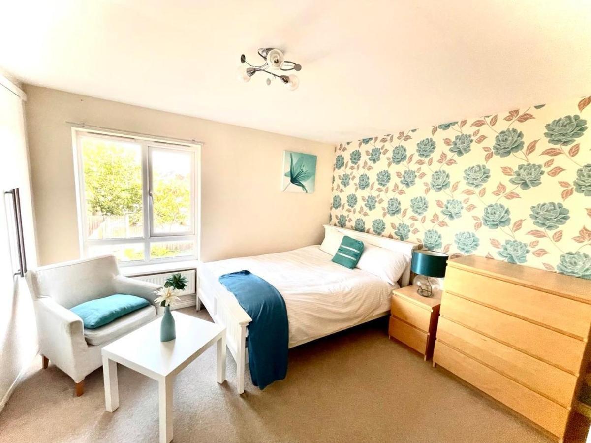 Lakeside Stylish 3 Bedroom House Grays エクステリア 写真
