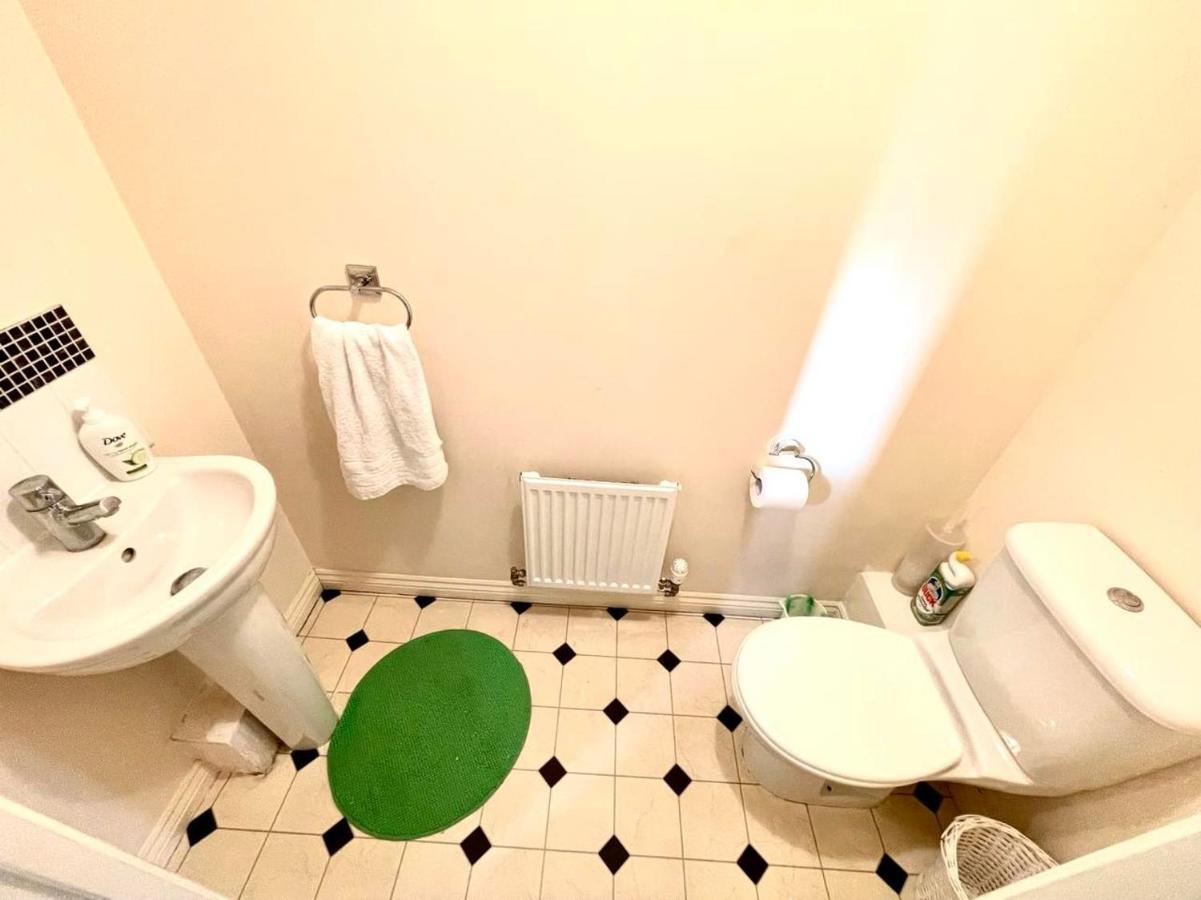 Lakeside Stylish 3 Bedroom House Grays エクステリア 写真